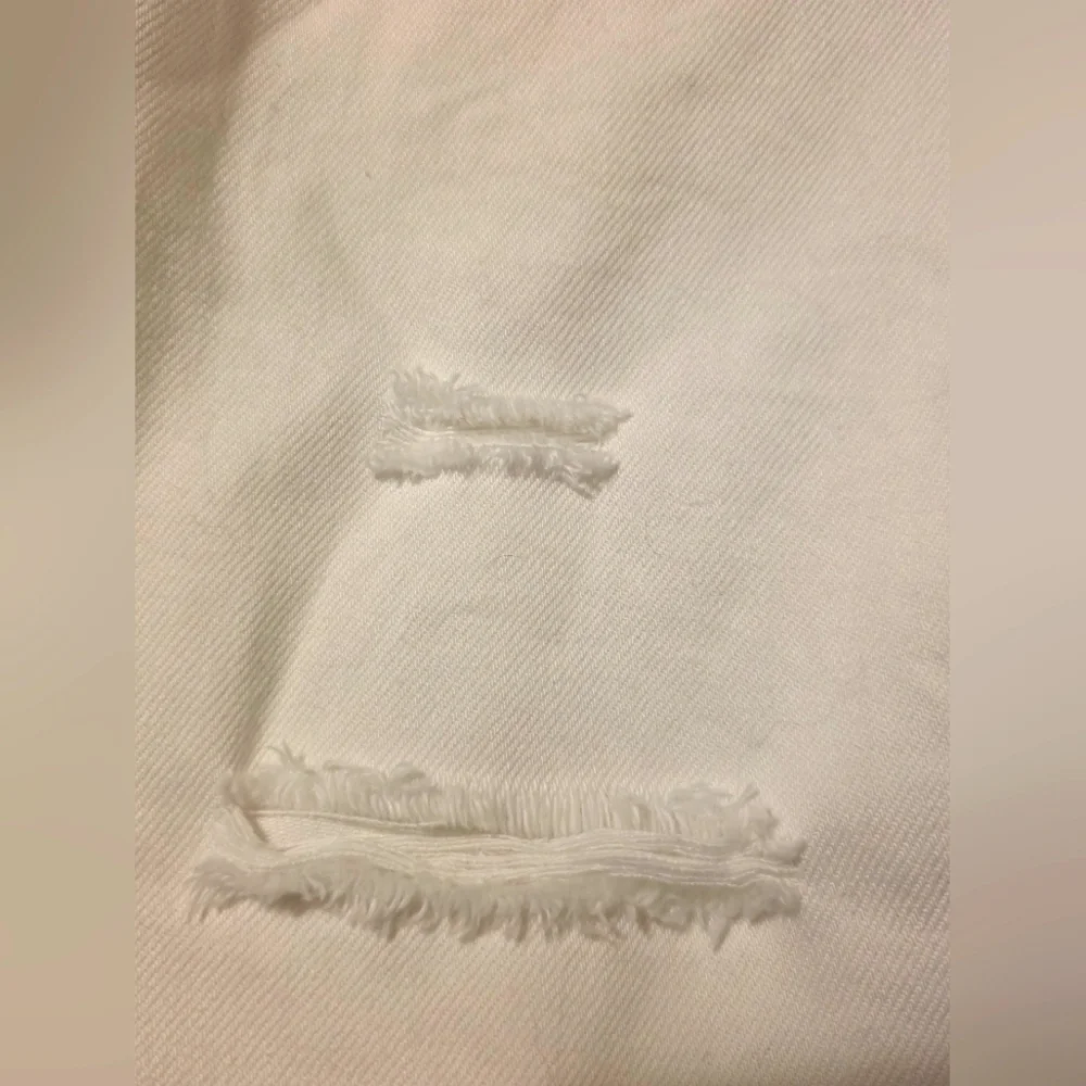 Giani Bini (GB) Mid Rise Distressed Flare Jean- Size 9- NWOT 🤍 - Picture 6 of 7